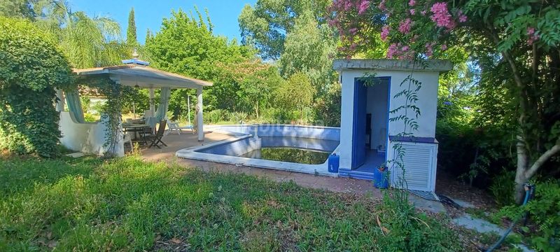 Foto 0655bbff-e4ac-4ec3-9693-087432ecab58. Casa amb piscina a Castilblanco de los Arroyos