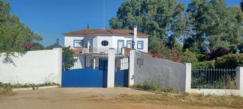 Foto 0d535350-0c06-47e3-9f93-b8248f58b441. Casa amb piscina a Castilblanco de los Arroyos