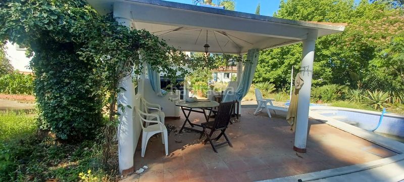 Foto f6f308c2-d233-48f7-924c-9c861594e41d. Casa amb piscina a Castilblanco de los Arroyos