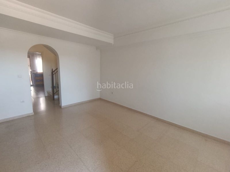 Foto a3dc59f1-6b5a-47b1-9961-f7a30b9c8e3c. Casa adossada a Pedroso (El)