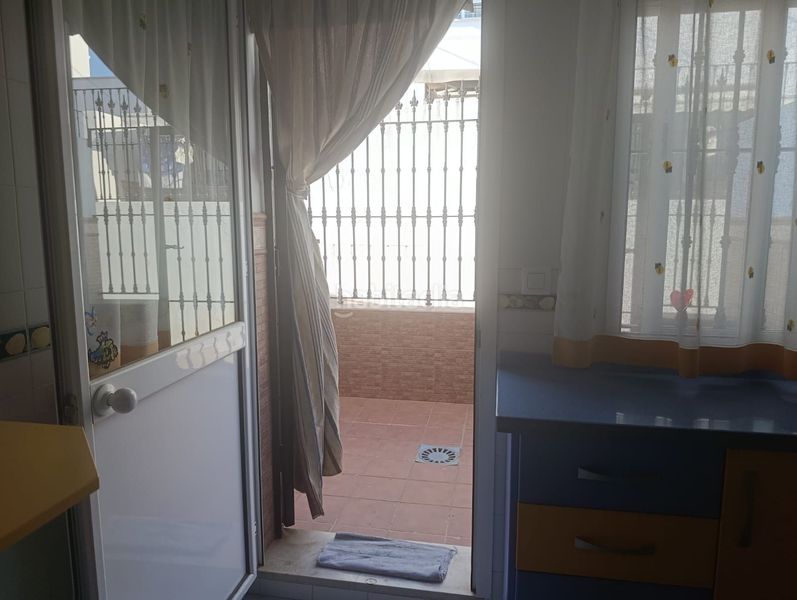 Foto ce8af84c-8169-4d9a-8cf6-7b1a207203c4. Casa adossada a Pedroso (El)