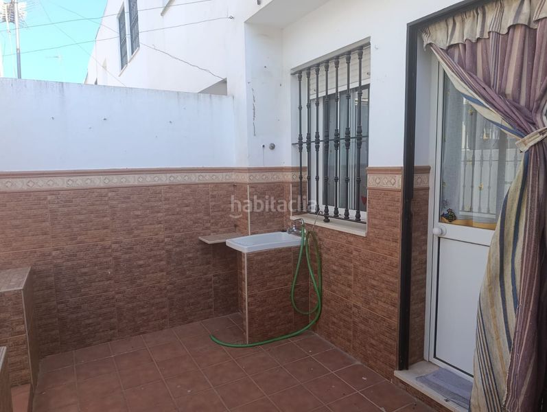 Foto d9b0a3fe-8d0f-49f3-bbfc-01d264a7e7fa. Casa adossada a Pedroso (El)