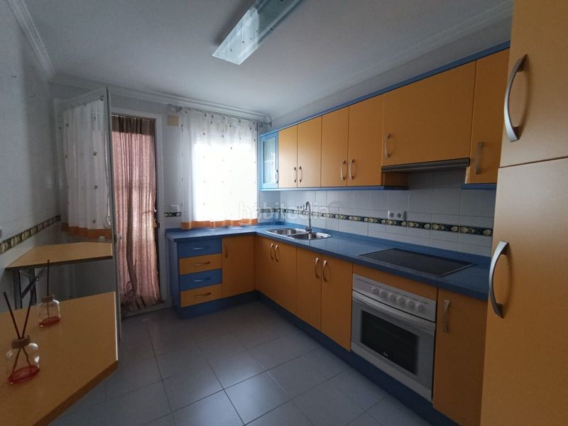 Foto f85dea71-1c15-4781-b0b4-42c73e74a089. Casa adossada a Pedroso (El)