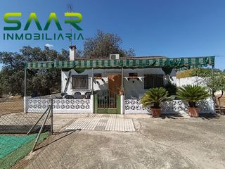 House in Castilblanco de los Arroyos. Chalet en urb. la arboleda, castilblanco de los arroyos sevilla