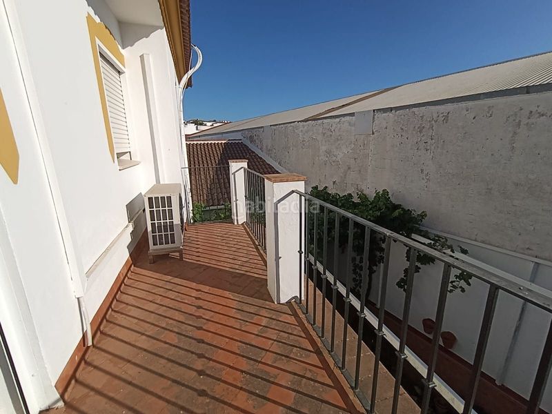 Foto a0855c69-4e3c-4b0c-87c2-6a119e674b33. Casa adossada a Castilblanco de los Arroyos