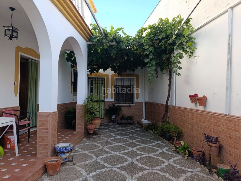 Foto acecbafb-c422-4f58-8585-058ef9295e60. Casa adossada a Castilblanco de los Arroyos