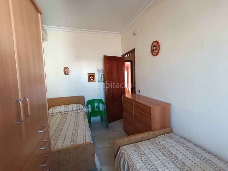 Foto b0abd02a-9be1-4685-b1ea-f27e602dc8a1. Casa adossada a Castilblanco de los Arroyos