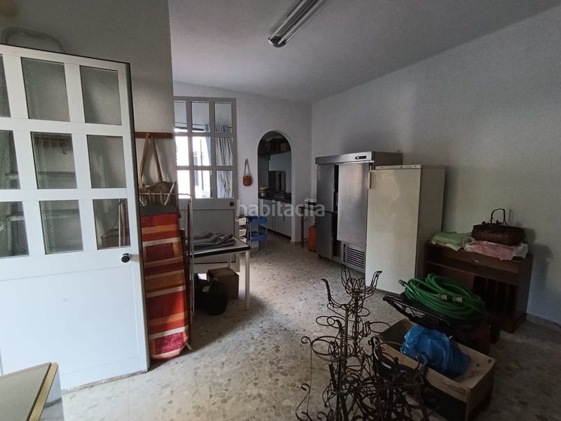 Foto b9687518-de77-4e45-b0d8-9686f7f21db8. Casa adossada a Castilblanco de los Arroyos