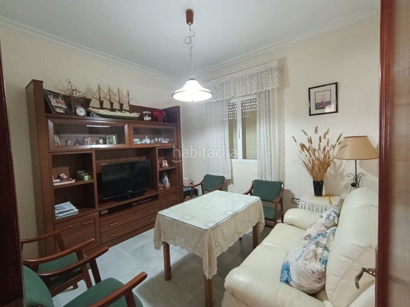 Foto f2fa9770-fc97-4afd-8875-6e66933ed73e. Casa adossada a Castilblanco de los Arroyos