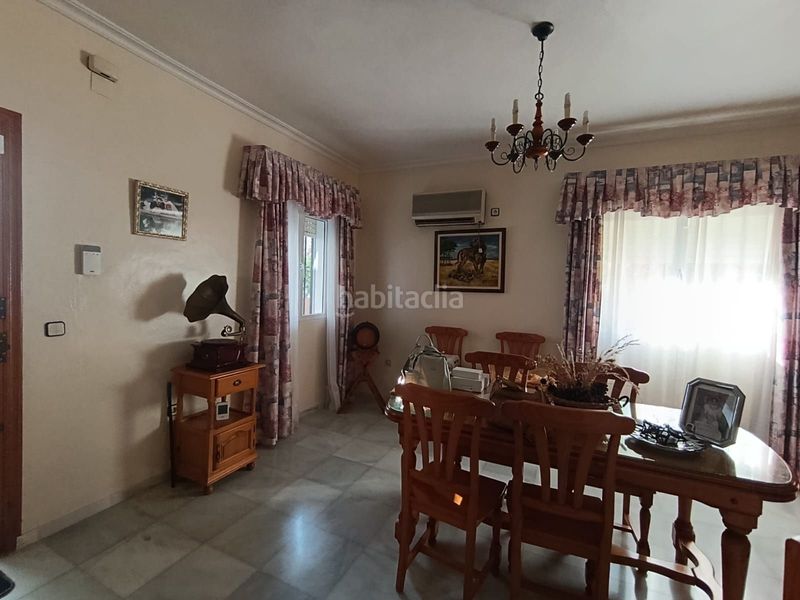 Foto f34fe083-825f-4e76-aa8b-275ea14a00e0. Casa adossada a Castilblanco de los Arroyos