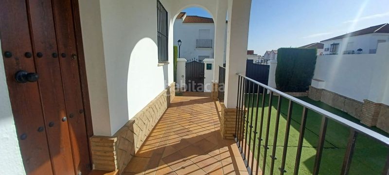 Foto 4068e7f6-9b41-4ec4-b300-59a85f2648a1. Casa adossada a Castilblanco de los Arroyos