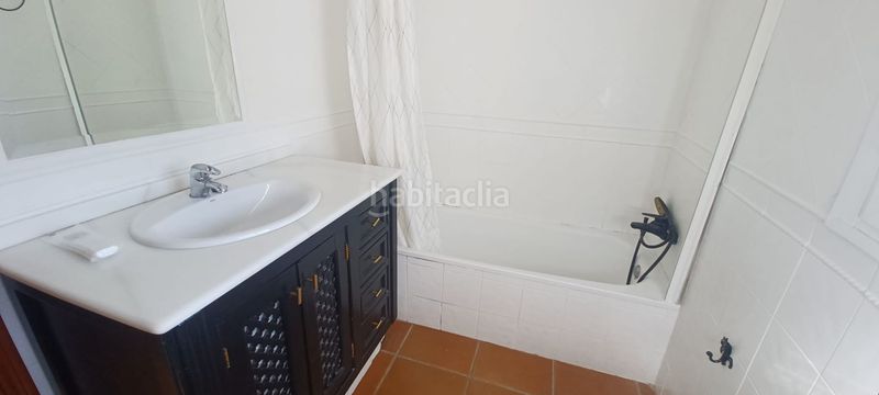 Foto 532234c5-a964-4b21-bca5-4a4d92b6cf30. Casa adossada a Castilblanco de los Arroyos