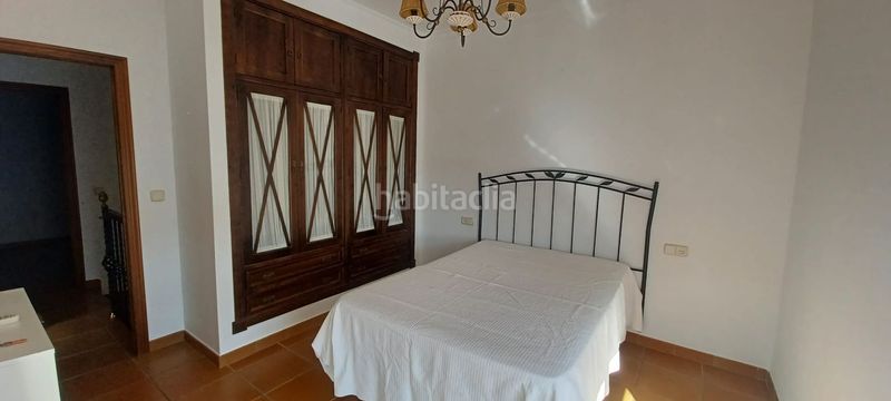 Foto 8cb5d757-3bd1-4255-a29d-996c5e545c09. Casa adossada a Castilblanco de los Arroyos