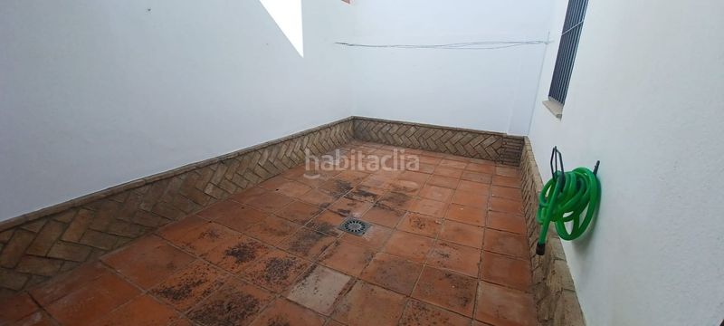 Foto bd66e062-5bca-4c9b-9e32-18b9c24bb8cf. Casa adossada a Castilblanco de los Arroyos