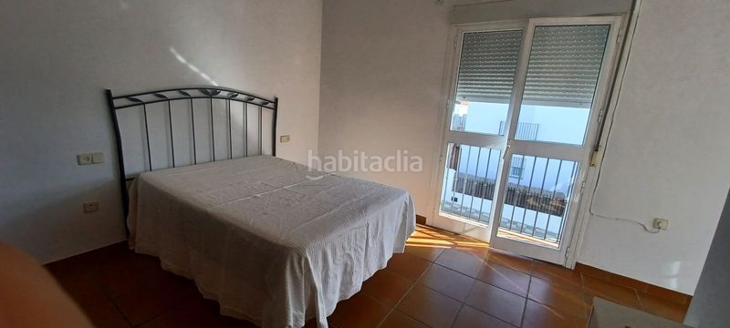 Foto ca9c52f2-908b-45a7-b14b-3b8e2d5b84f8. Casa adossada a Castilblanco de los Arroyos