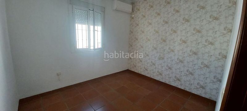 Foto d58a1ece-24af-4150-9017-b4d9e0848839. Casa adossada a Castilblanco de los Arroyos
