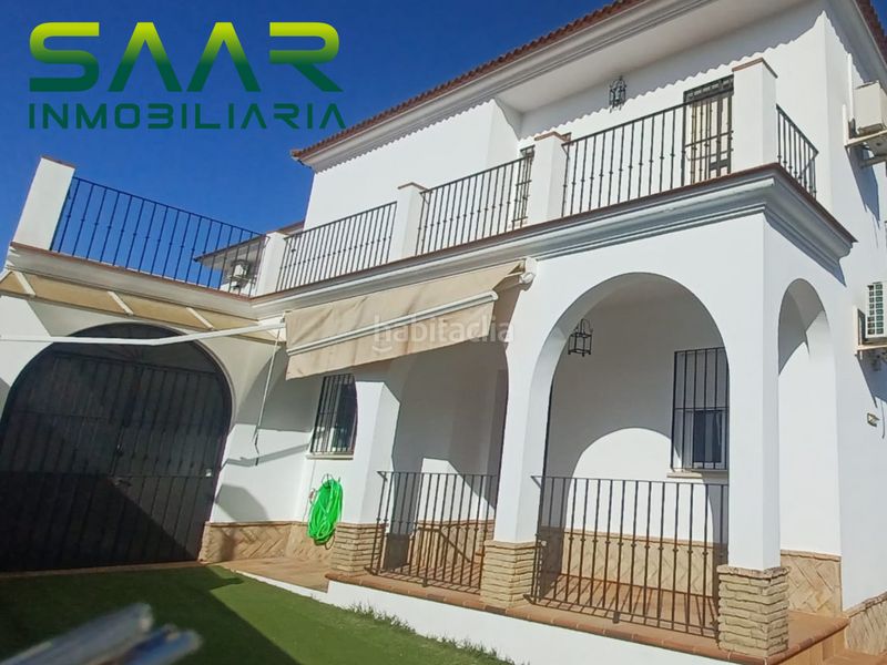 Foto e0484e66-1fa8-4795-ae11-d75f5fed7d84. Casa adossada a Castilblanco de los Arroyos