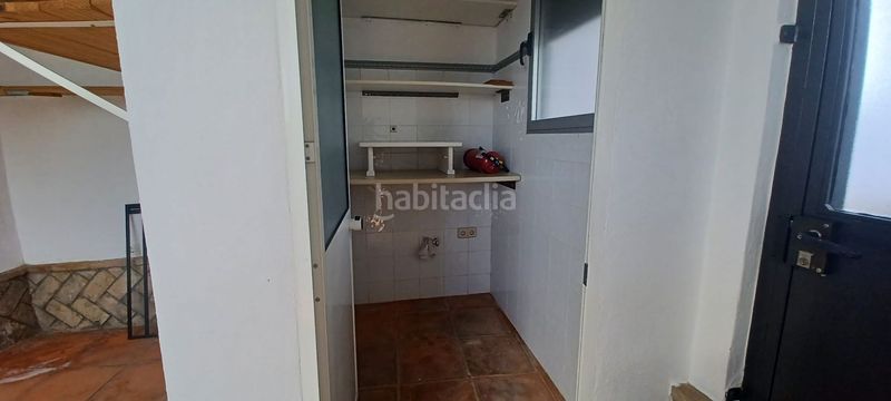 Foto e0fcd693-edd7-46df-bb78-405f1ee6a000. Casa adossada a Castilblanco de los Arroyos