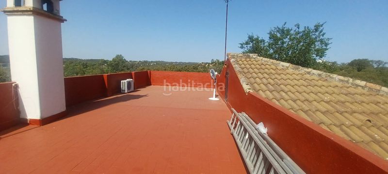 Foto 6d93dd7b-d904-4de4-8e8c-5296f00c59a9. Casa a Castilblanco de los Arroyos