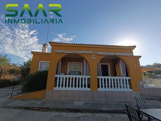 House in Castilblanco de los Arroyos. Parcela rústica con chalet en urb. las minas, castilblanco de lo