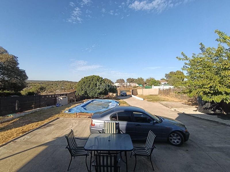 Foto 0c9bab87-23e3-41e1-ba52-3755f15cd083. Casa amb piscina a Castilblanco de los Arroyos