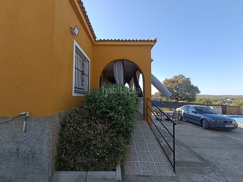 Foto cd074e04-2eec-4c36-81be-a58c952ed114. Casa amb piscina a Castilblanco de los Arroyos