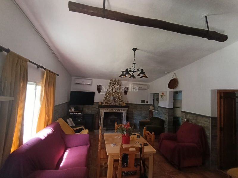 Foto a5c84338-7c79-4db4-b785-b1209b2408a9. Casa amb piscina a Castilblanco de los Arroyos