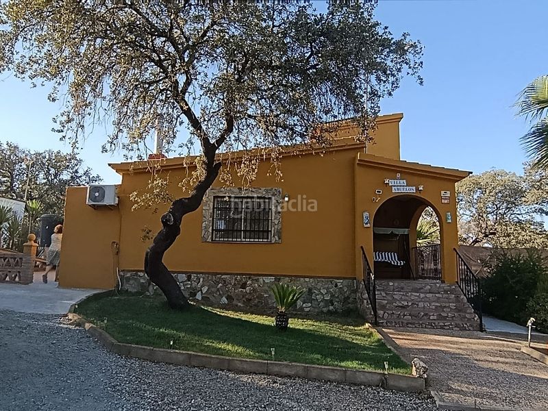 Foto f69e94a2-5399-472d-acee-2d824f0f0bd9. Casa amb piscina a Castilblanco de los Arroyos