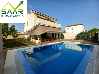 Casa a Castilblanco de los Arroyos. Parcela con chalet en urbanización la colina