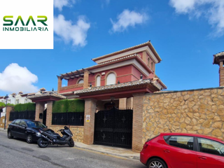 House in Barrio de la Vega. Se vende chalet en barrio de monachil granada