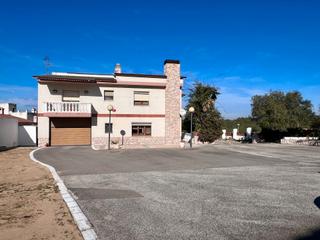 Chalet in Carrer roses 10. Espectacular chalet a la venta en rodolat del moro tarragona
