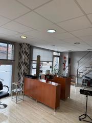 Geschäftsraum in Carrer de tortosa 64. Local peluqueria en venta en torreforta