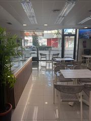 Traspaso Local Comercial en Avinguda de pere el cerimoniós 11. Se traspasa cafeteria pasteleria