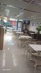 Umzug Geschäftsraum in Avinguda de pere el cerimoniós 11. Se traspasa cafeteria pasteleria