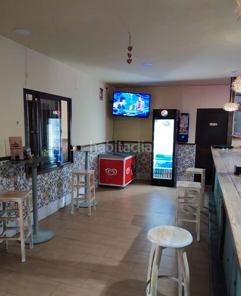 Foto e3878a9b-f10f-4761-b38a-d99986689276. Local comercial a Arcos de la Frontera