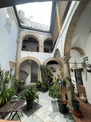 Casa a Arcos de la Frontera. Preciosa casa independiente en pleno centro del casco histórico.