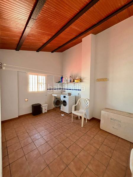 Foto 78751380-b1e0-442d-b08a-e421c6fe49c9. Haus mit kamin parking in Montellano