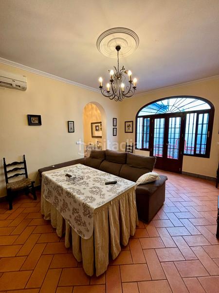 Foto fc914127-a0d8-432e-8c0c-6db9969ab9f0. Haus mit kamin parking in Montellano