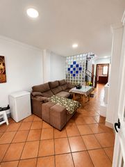 Casa a Villamartín. Casa independiente