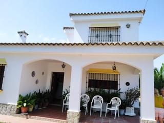 Chalet à Arcos de la Frontera. Venta de chalet en urb. santiscal
