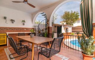 Location Chalet  Avenida de la laguna. Piscina privada, 1ª agosto