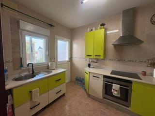 Casa adossada a Avenida de Rota. Unifamiliar adosado 4 habitaciones