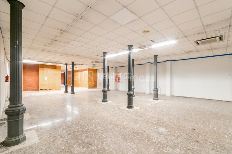Foto bdd89914-4888-4f72-9e86-52584fc28c82. Lloguer local comercial a Dreta de l´Eixample Barcelona
