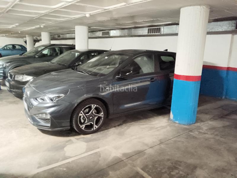 Foto 1b5a81e5-86eb-49cd-b3a6-989dc6d1102c. Parking voiture dans Tres Torres Barcelona