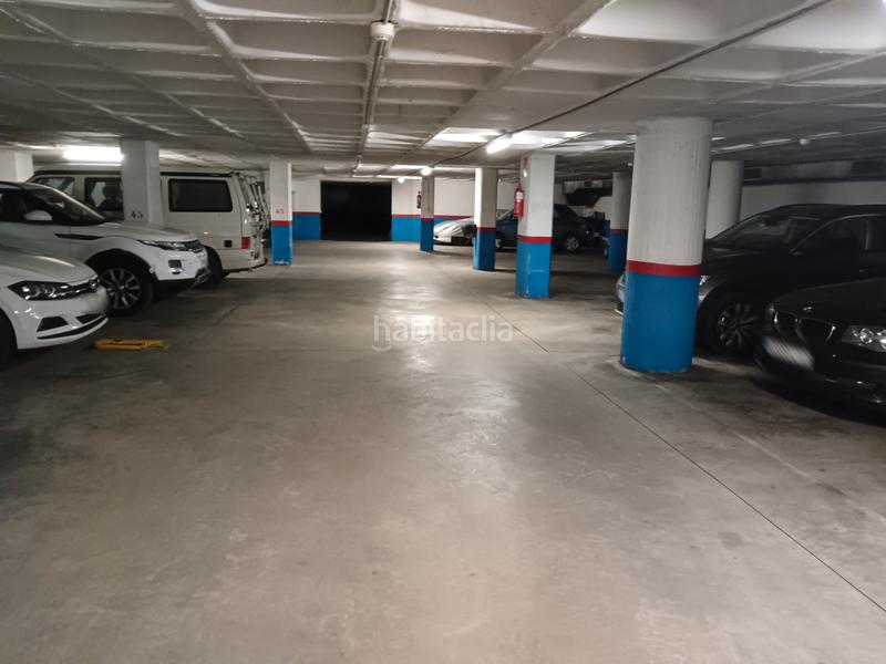 Foto e6b3c3fc-7e27-49af-8e6d-ef6bf08f18cb. Parking voiture dans Tres Torres Barcelona