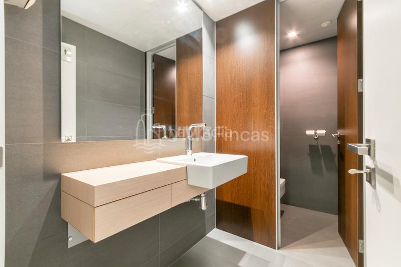 Foto 8593de79-bb89-4fce-bdca-2f86dd62ab3d. Lloguer oficina amb calefacció aparcament a Santa Eulàlia Hospitalet de Llobregat (L´)