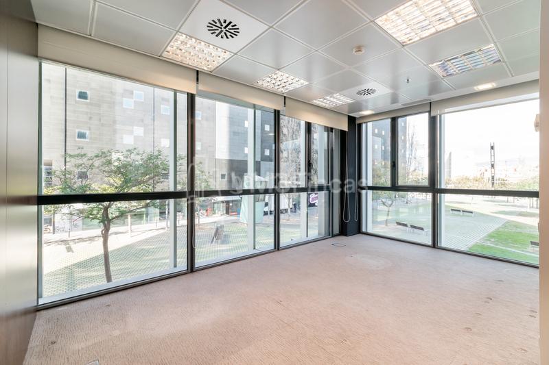 Foto 54b2c7ec-2e22-41aa-ac14-68a38c1fea48. Rent office space with heating parking in Santa Eulàlia Hospitalet de Llobregat (L´)