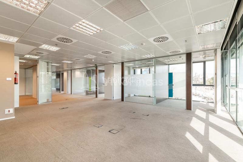Foto a3f454c8-b8d6-4928-b5e1-7a25a7cd5fe0. Rent office space with heating parking in Santa Eulàlia Hospitalet de Llobregat (L´)