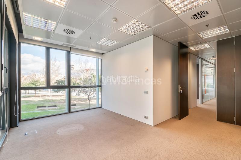 Foto fc5fadb4-d5bc-45af-8008-600fa81de341. Rent office space with heating parking in Santa Eulàlia Hospitalet de Llobregat (L´)