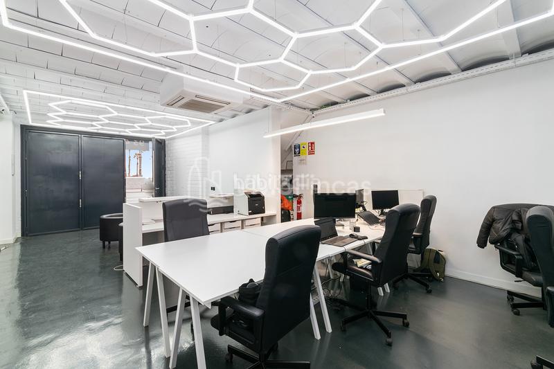 Foto 89d77fb3-77d2-476f-93f3-265ad1ca85fc. Rent office space with heating in Barceloneta Barcelona